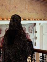 ⁦عباية تايجر | إطلالة جريئة بلمسة فاخرة⁩ - الصورة ⁦4⁩