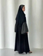⁦عباية الهنوف من السعودية فاخرة بأكمام منقطة | مستوردة من السعودية | خامة Premium⁩ - الصورة ⁦3⁩